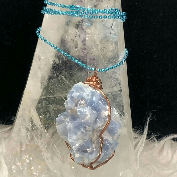 BIG CRYSTALS! Handcrafted Wire Wrapped Necklaces - Picture 5 of 16